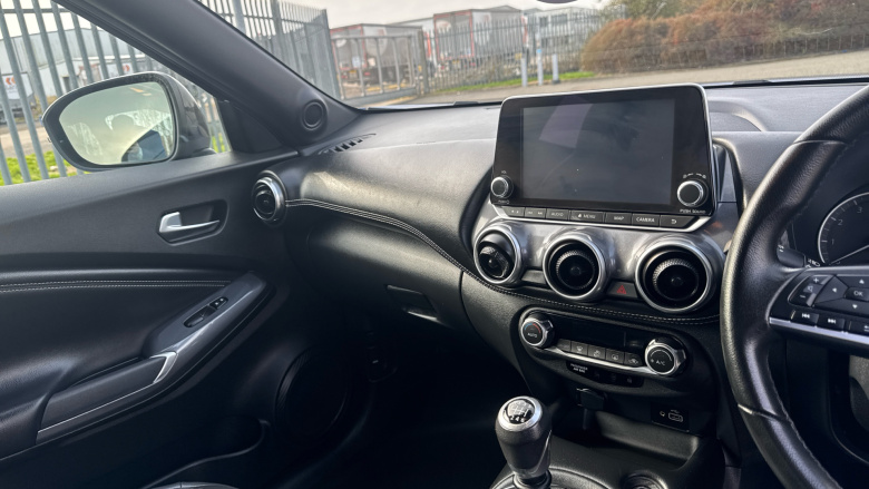 Nissan Juke 1.0 DiG-T 114 N-Connecta 5dr Petrol Hatchback